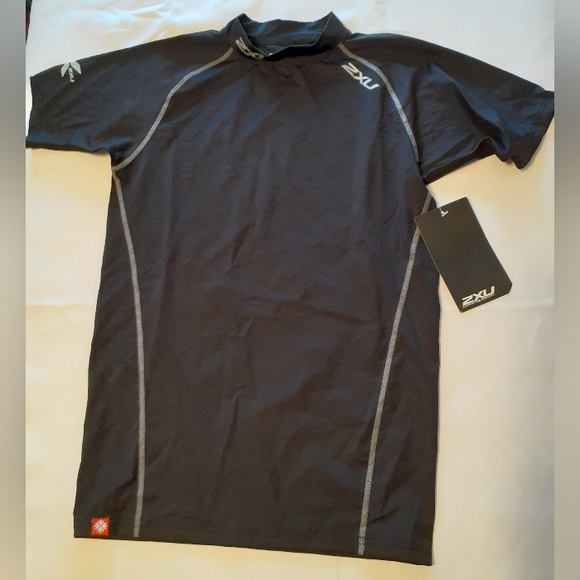 2XU mens short sleeve compression t shirt top size M - Picture 1 of 7
